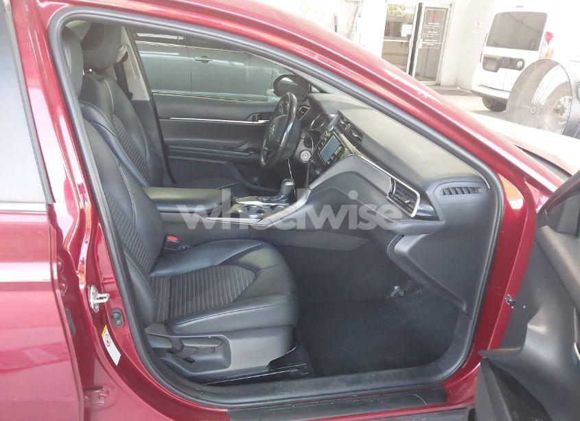 Photo 5 of 2018 Toyota Camry SE (VIN 4T1B11HK1JU663035)