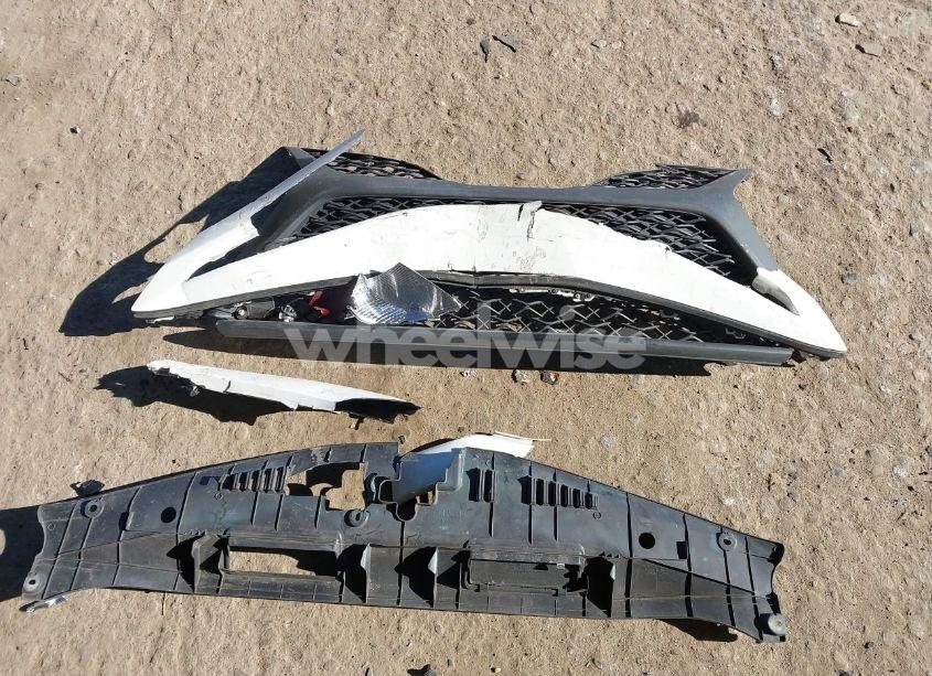 Photo 12 of 2018 Toyota Camry SE (VIN 4T1B11HK1JU672995)