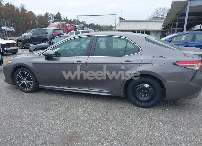 Photo 14 of 2019 Toyota Camry SE (VIN 4T1B11HK1KU161840)