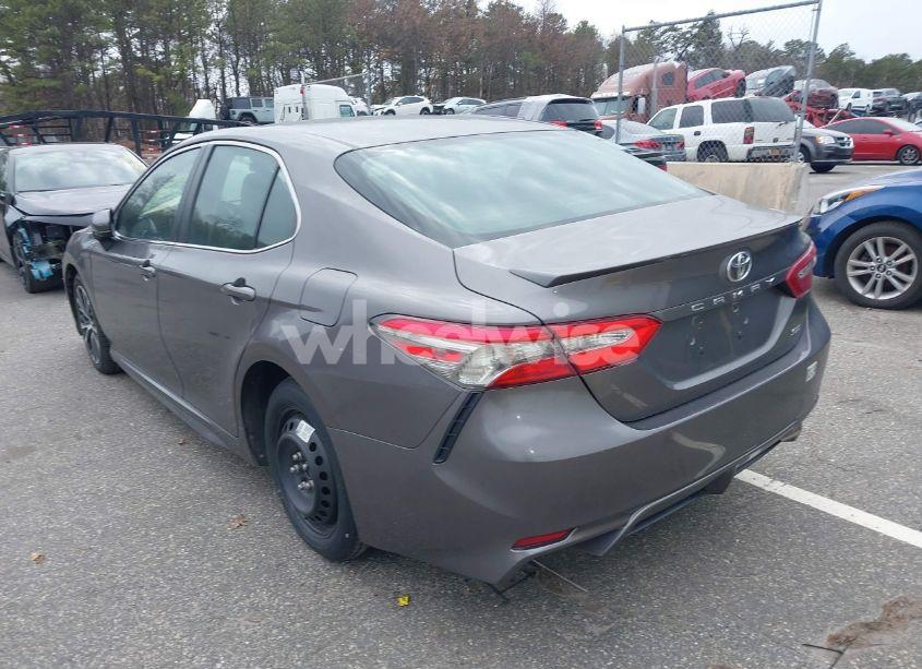 Photo 3 of 2019 Toyota Camry SE (VIN 4T1B11HK1KU161840)