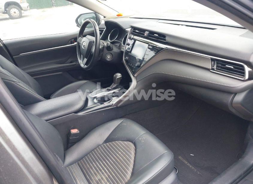 Photo 5 of 2019 Toyota Camry SE (VIN 4T1B11HK1KU161840)