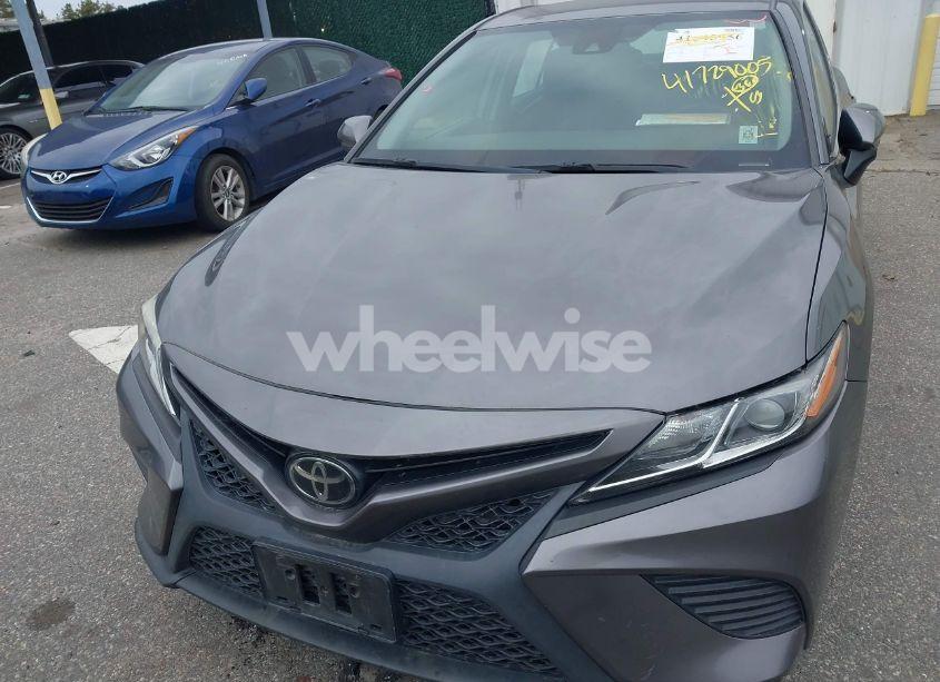 Photo 6 of 2019 Toyota Camry SE (VIN 4T1B11HK1KU161840)