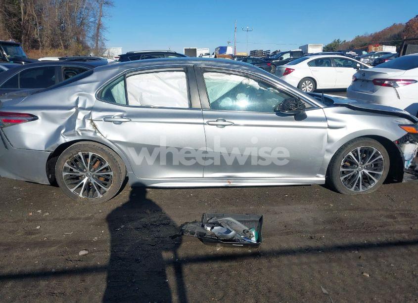 Photo 13 of 2019 Toyota Camry SE (VIN 4T1B11HK1KU170294)