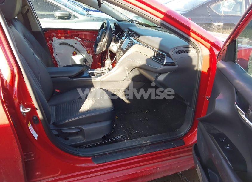 Photo 5 of 2019 Toyota Camry SE (VIN 4T1B11HK1KU188388)