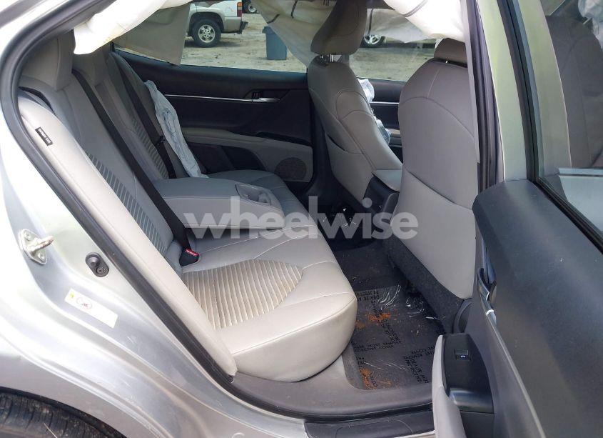 Photo 8 of 2019 Toyota Camry SE (VIN 4T1B11HK1KU204024)