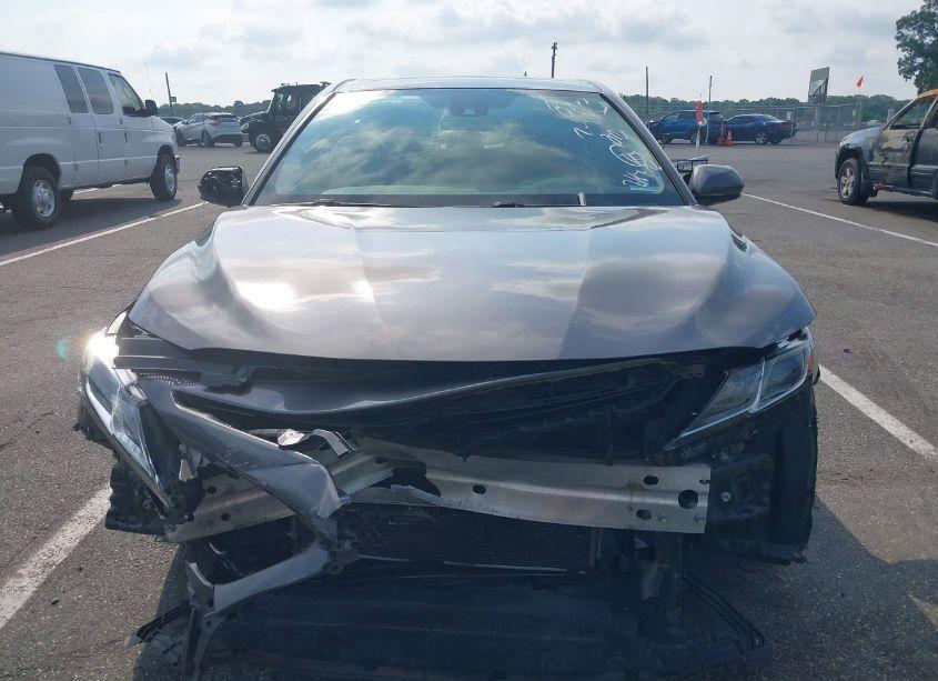 Photo 13 of 2019 Toyota Camry SE (VIN 4T1B11HK1KU224726)