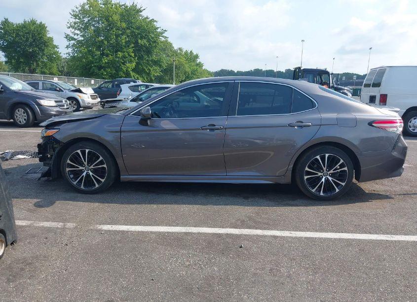 Photo 15 of 2019 Toyota Camry SE (VIN 4T1B11HK1KU224726)
