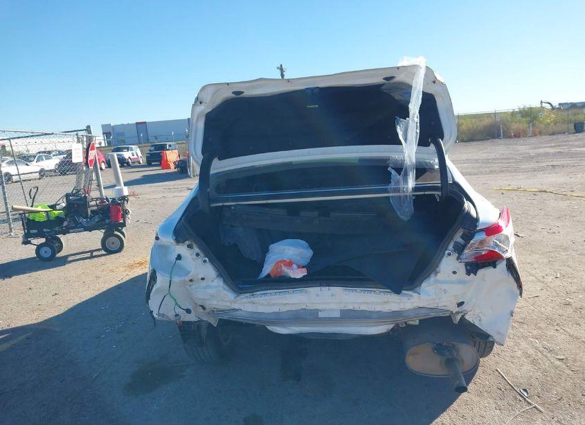 Photo 17 of 2019 Toyota Camry LE (VIN 4T1B11HK1KU225021)