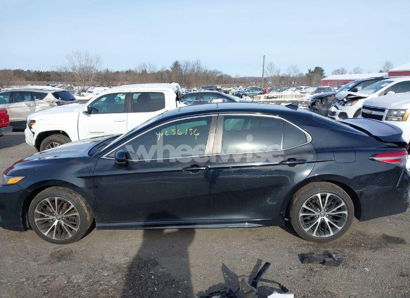 Photo 15 of 2019 Toyota Camry SE (VIN 4T1B11HK1KU225844)