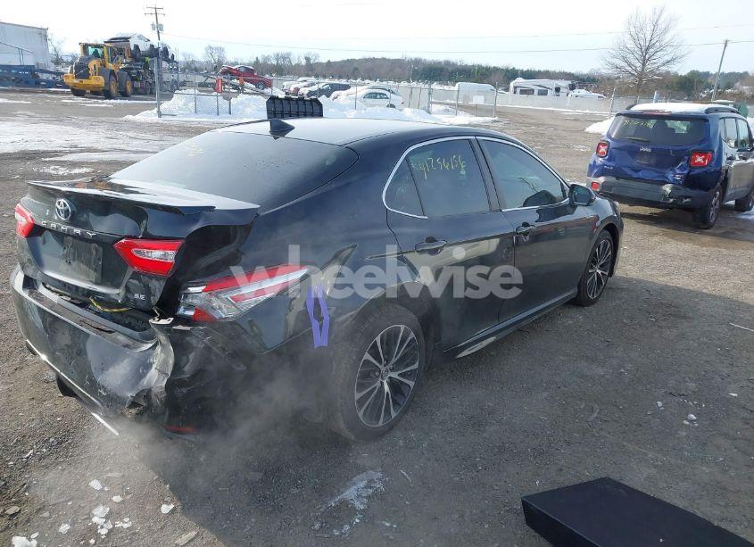 Photo 4 of 2019 Toyota Camry SE (VIN 4T1B11HK1KU225844)