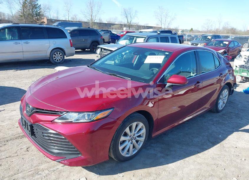 Photo 2 of 2019 Toyota Camry LE (VIN 4T1B11HK1KU233345)