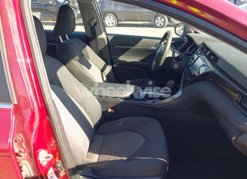 Photo 5 of 2019 Toyota Camry LE (VIN 4T1B11HK1KU233345)