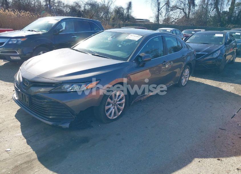 Photo 2 of 2019 Toyota Camry LE (VIN 4T1B11HK1KU259007)