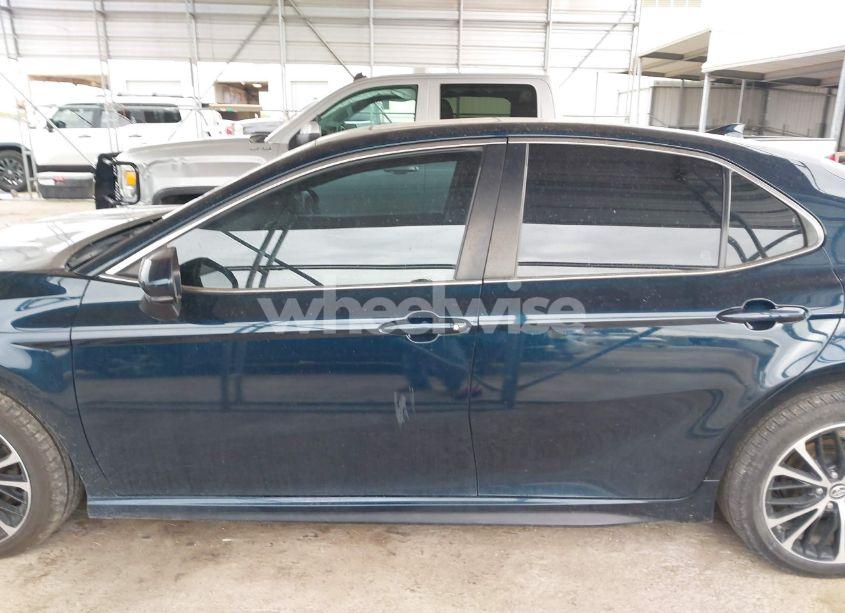 Photo 14 of 2019 Toyota Camry SE (VIN 4T1B11HK1KU276583)