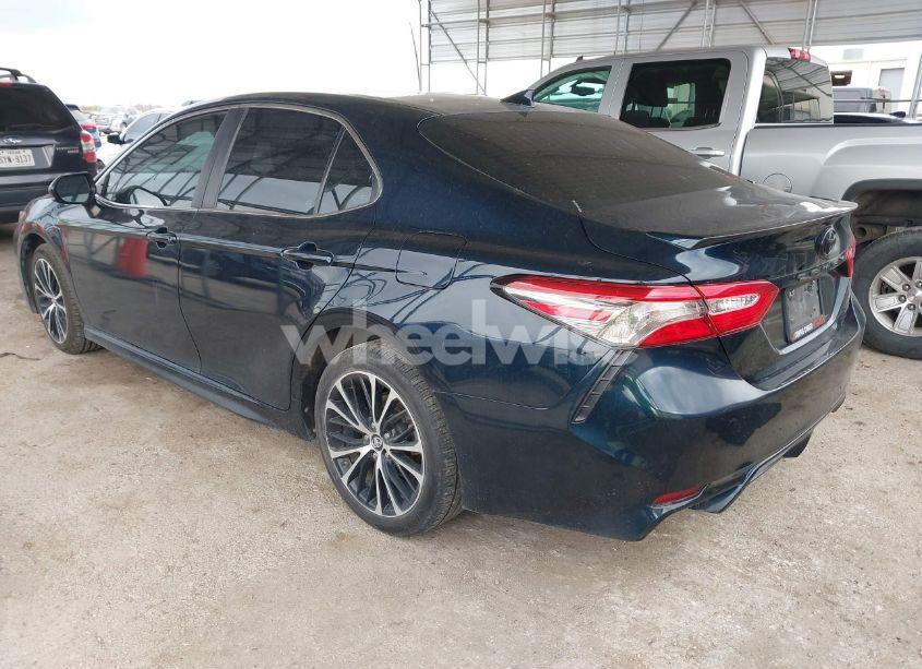 Photo 3 of 2019 Toyota Camry SE (VIN 4T1B11HK1KU276583)
