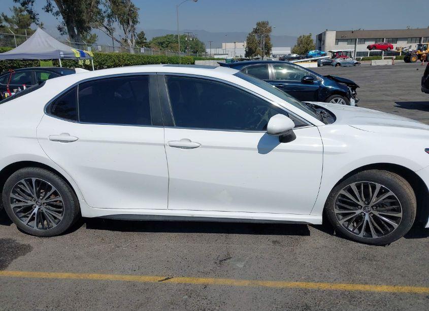 Photo 12 of 2019 Toyota Camry SE (VIN 4T1B11HK1KU277040)