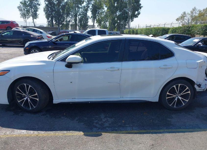 Photo 13 of 2019 Toyota Camry SE (VIN 4T1B11HK1KU277040)