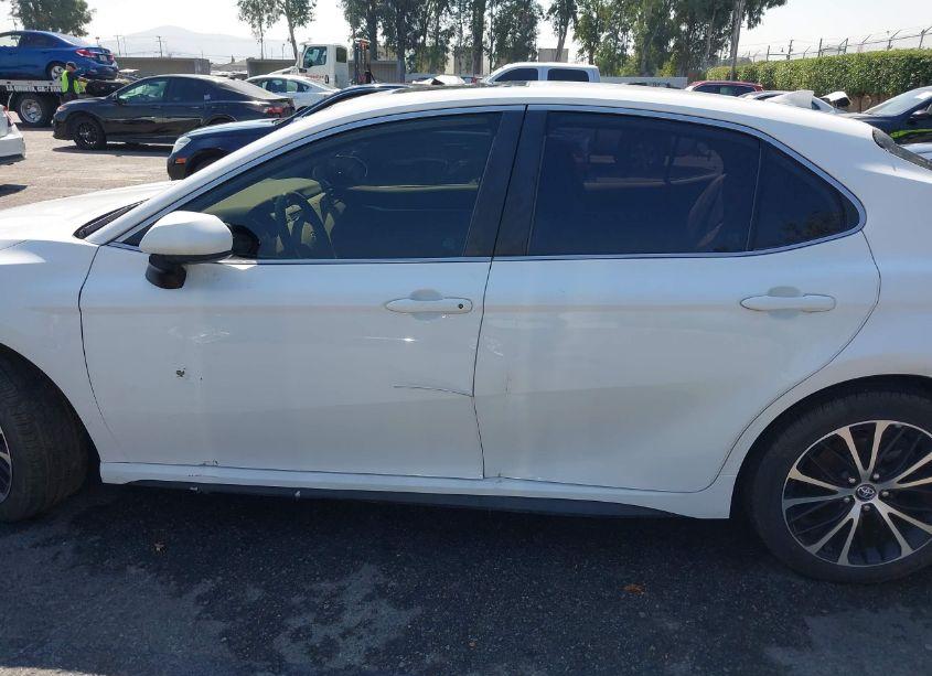Photo 16 of 2019 Toyota Camry SE (VIN 4T1B11HK1KU277040)