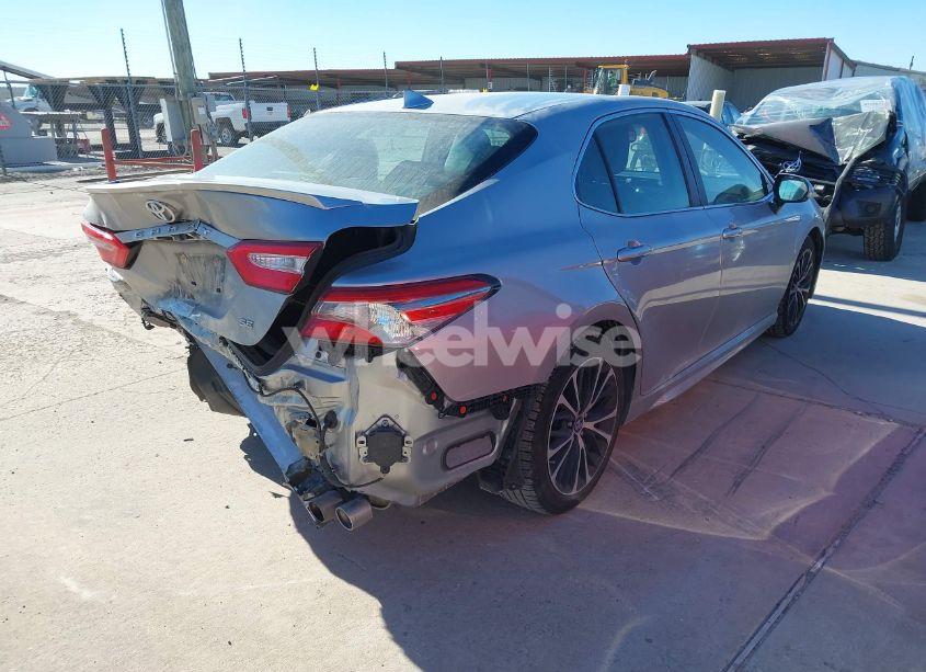 Photo 4 of 2019 Toyota Camry SE (VIN 4T1B11HK1KU278110)