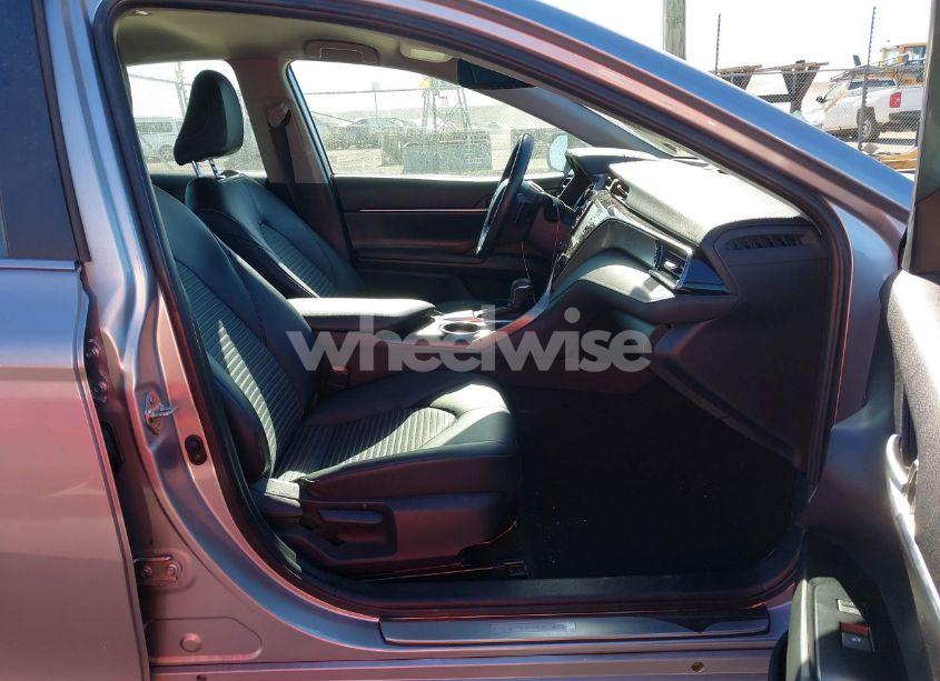 Photo 5 of 2019 Toyota Camry SE (VIN 4T1B11HK1KU278110)