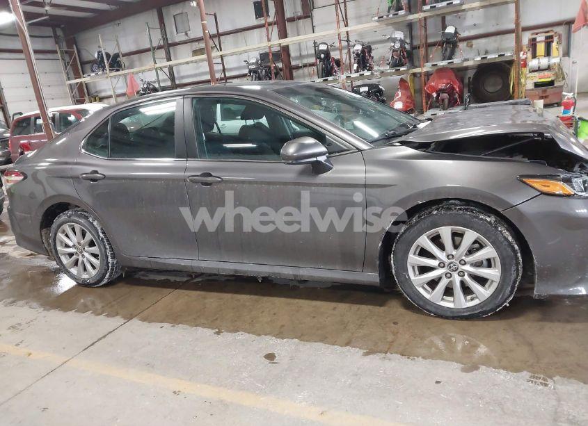 Photo 13 of 2019 Toyota Camry LE (VIN 4T1B11HK1KU291214)