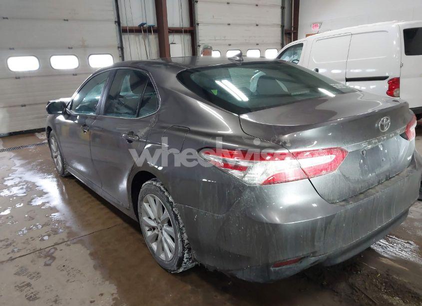 Photo 3 of 2019 Toyota Camry LE (VIN 4T1B11HK1KU291214)