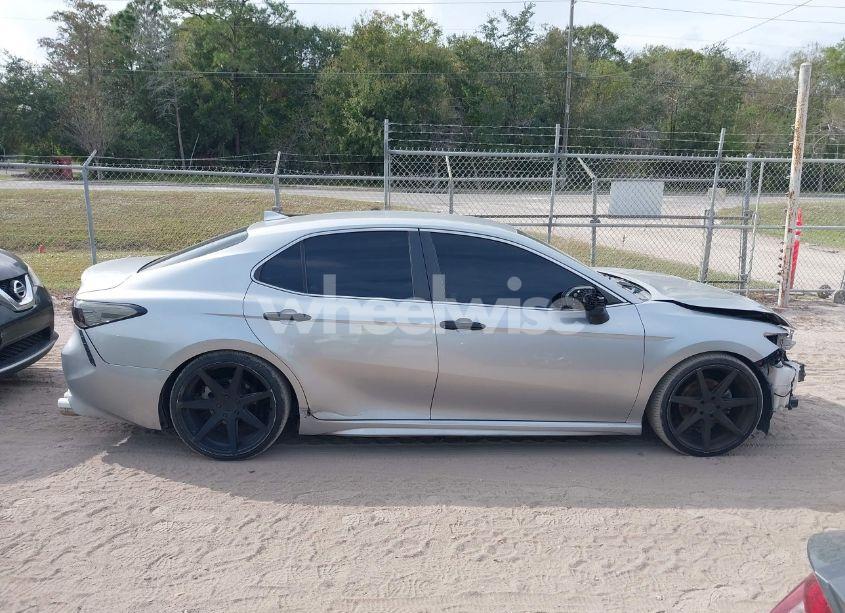 Photo 14 of 2019 Toyota Camry SE (VIN 4T1B11HK1KU694335)