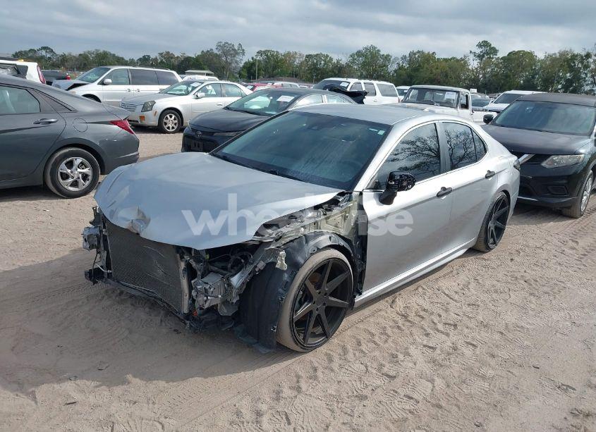 Photo 2 of 2019 Toyota Camry SE (VIN 4T1B11HK1KU694335)