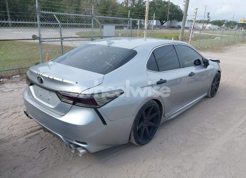 Photo 4 of 2019 Toyota Camry SE (VIN 4T1B11HK1KU694335)