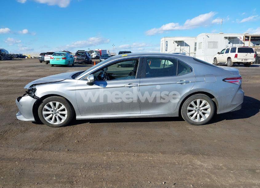 Photo 14 of 2019 Toyota Camry LE (VIN 4T1B11HK1KU702188)