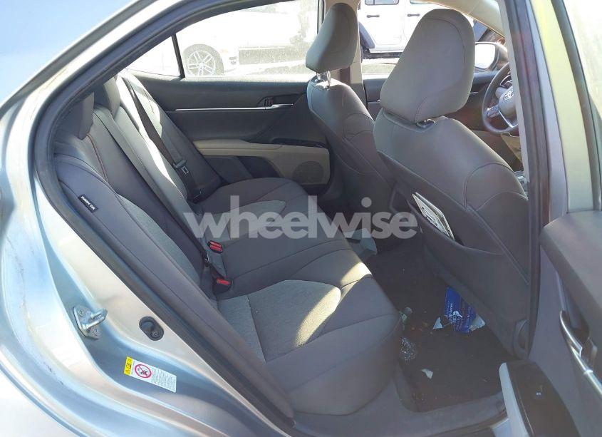 Photo 8 of 2019 Toyota Camry LE (VIN 4T1B11HK1KU702188)