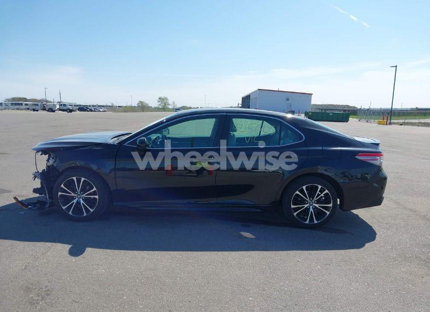Photo 14 of 2019 Toyota Camry SE (VIN 4T1B11HK1KU714938)