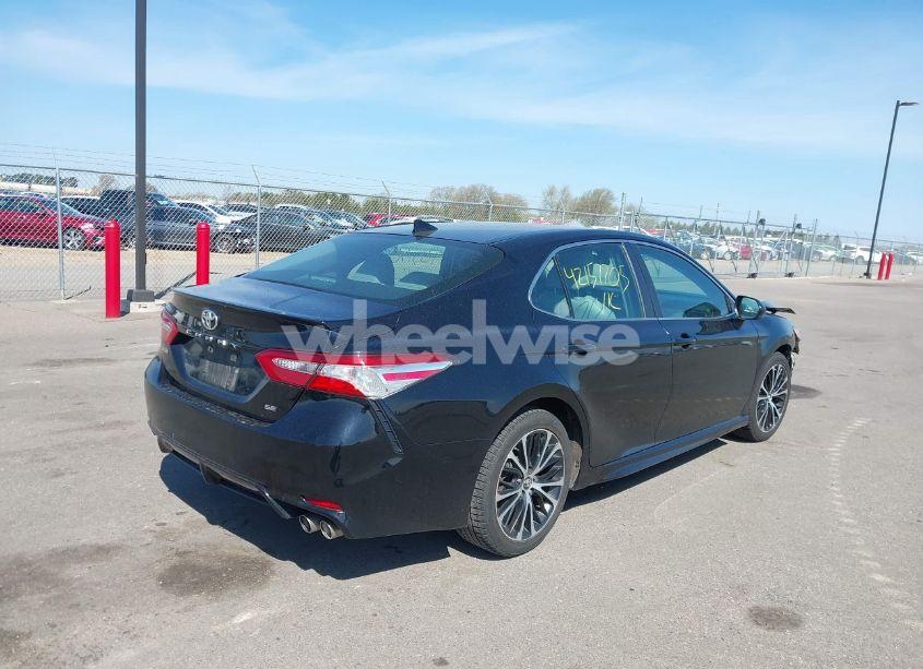 Photo 4 of 2019 Toyota Camry SE (VIN 4T1B11HK1KU714938)