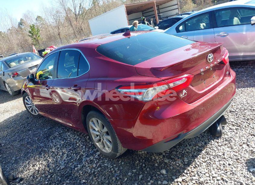 Photo 3 of 2019 Toyota Camry LE (VIN 4T1B11HK1KU715667)