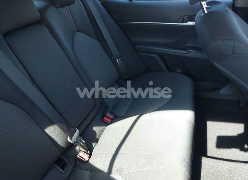 Photo 8 of 2019 Toyota Camry LE (VIN 4T1B11HK1KU715667)