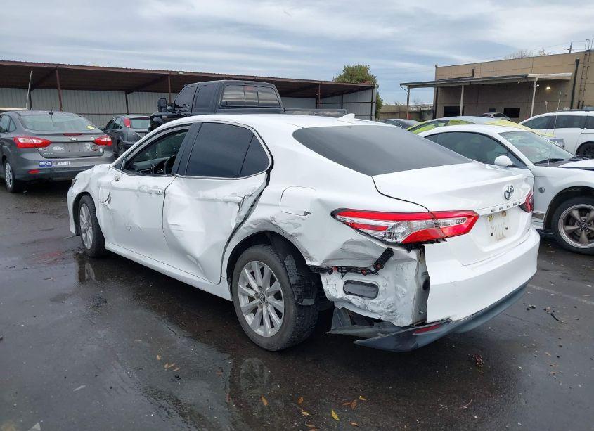 Photo 3 of 2019 Toyota Camry LE (VIN 4T1B11HK1KU719816)