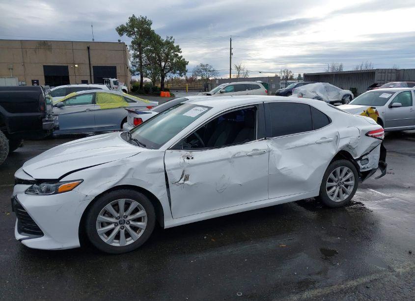 Photo 6 of 2019 Toyota Camry LE (VIN 4T1B11HK1KU719816)