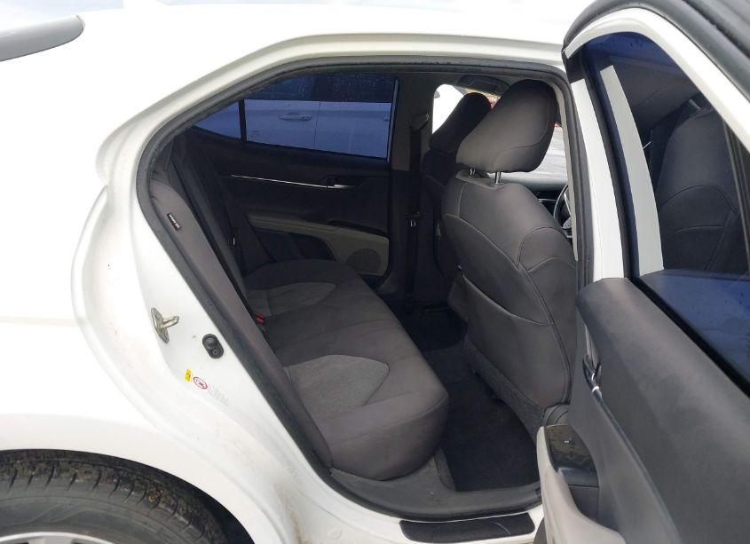 Photo 8 of 2019 Toyota Camry LE (VIN 4T1B11HK1KU719816)