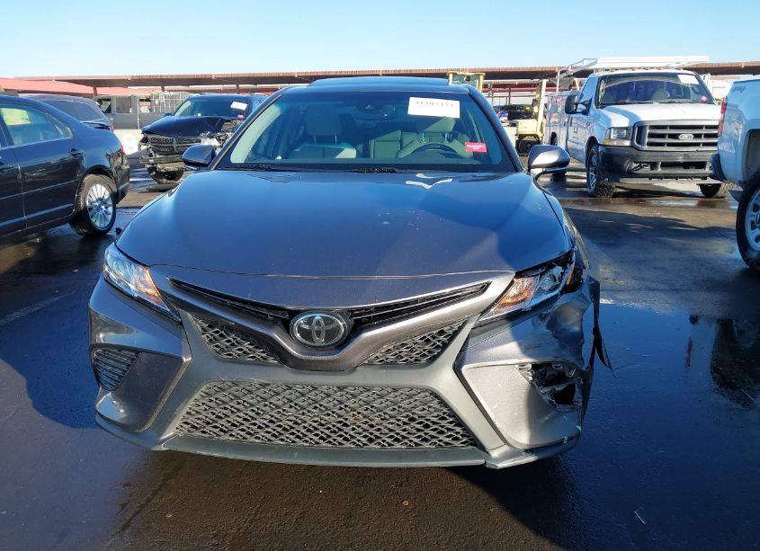 Photo 12 of 2019 Toyota Camry SE (VIN 4T1B11HK1KU721176)