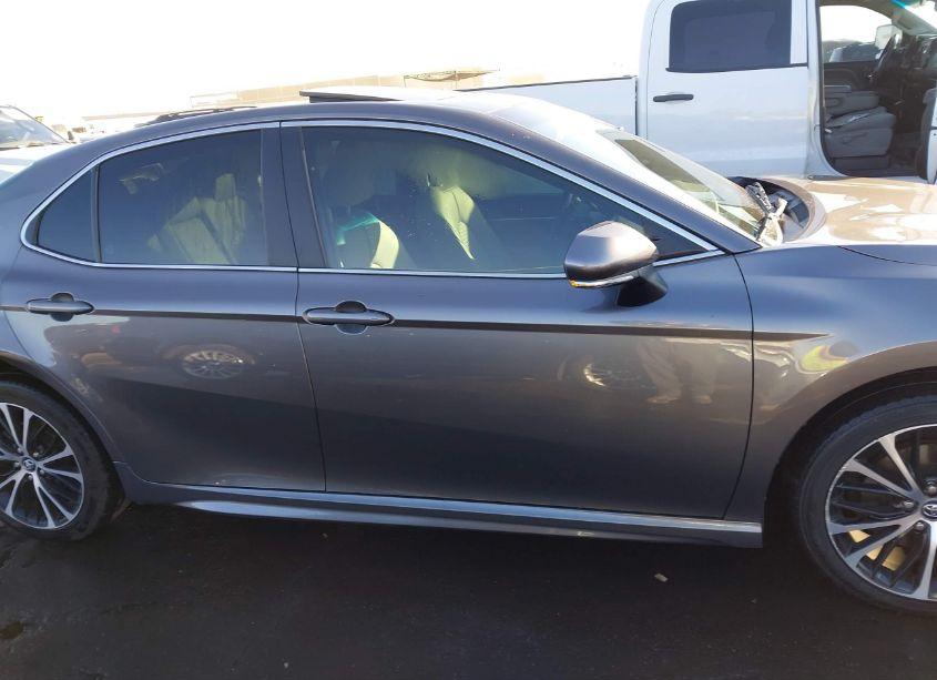 Photo 13 of 2019 Toyota Camry SE (VIN 4T1B11HK1KU721176)
