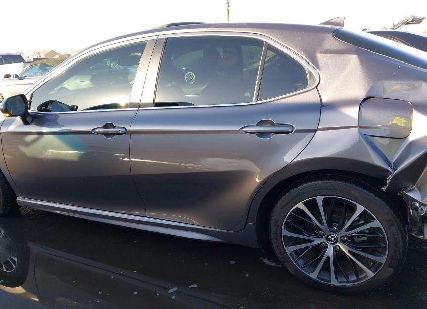 Photo 14 of 2019 Toyota Camry SE (VIN 4T1B11HK1KU721176)