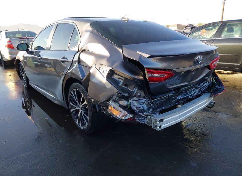 Photo 3 of 2019 Toyota Camry SE (VIN 4T1B11HK1KU721176)