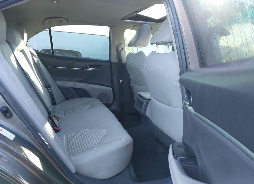 Photo 8 of 2019 Toyota Camry SE (VIN 4T1B11HK1KU721176)