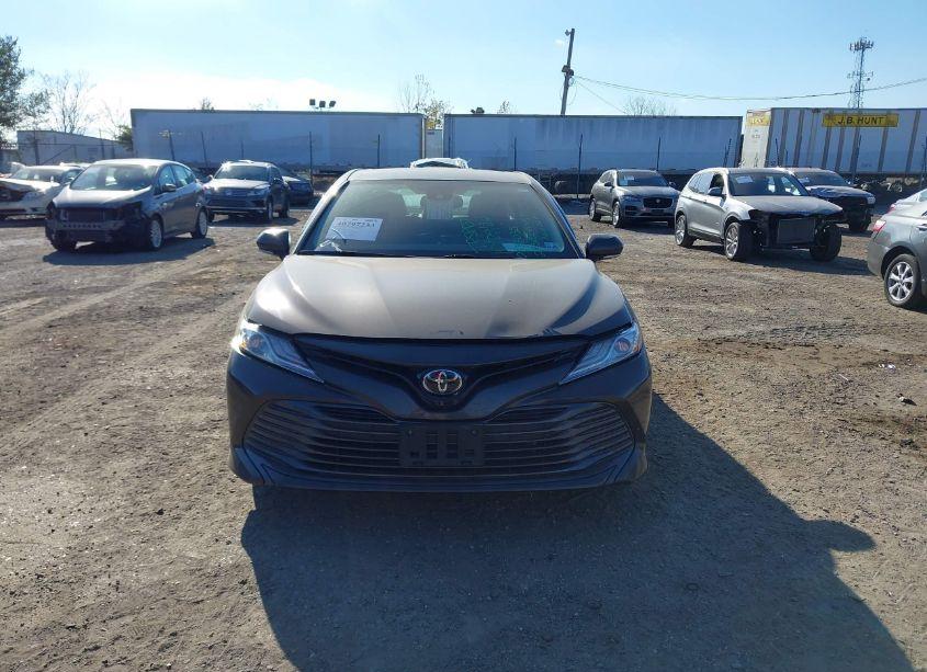 Photo 13 of 2019 Toyota Camry XLE (VIN 4T1B11HK1KU756218)