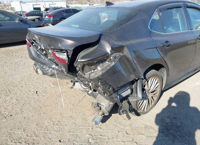 Photo 18 of 2019 Toyota Camry XLE (VIN 4T1B11HK1KU756218)