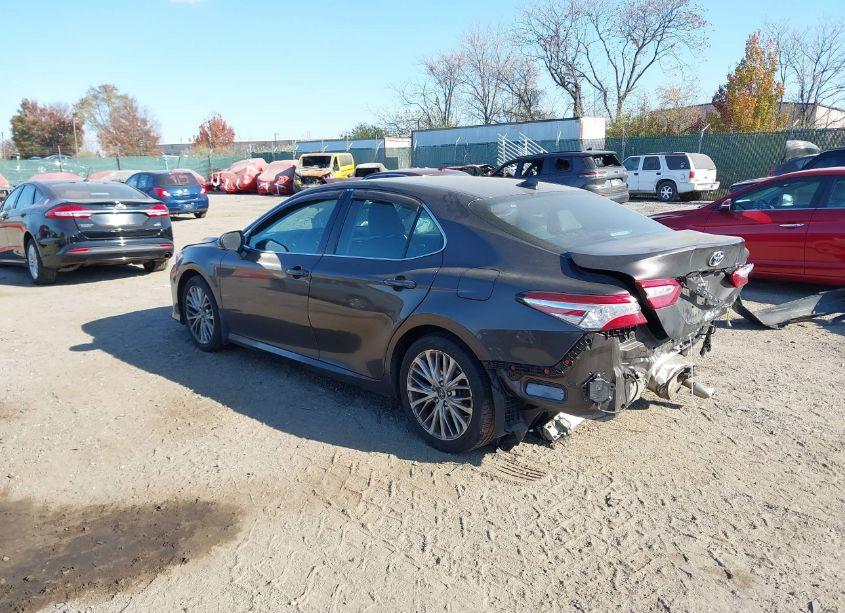 Photo 3 of 2019 Toyota Camry XLE (VIN 4T1B11HK1KU756218)