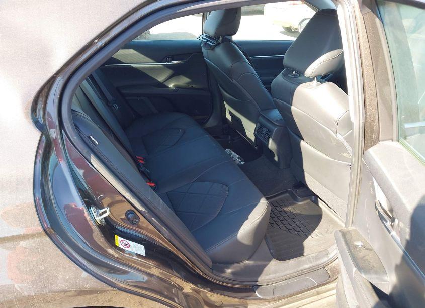 Photo 8 of 2019 Toyota Camry XLE (VIN 4T1B11HK1KU756218)