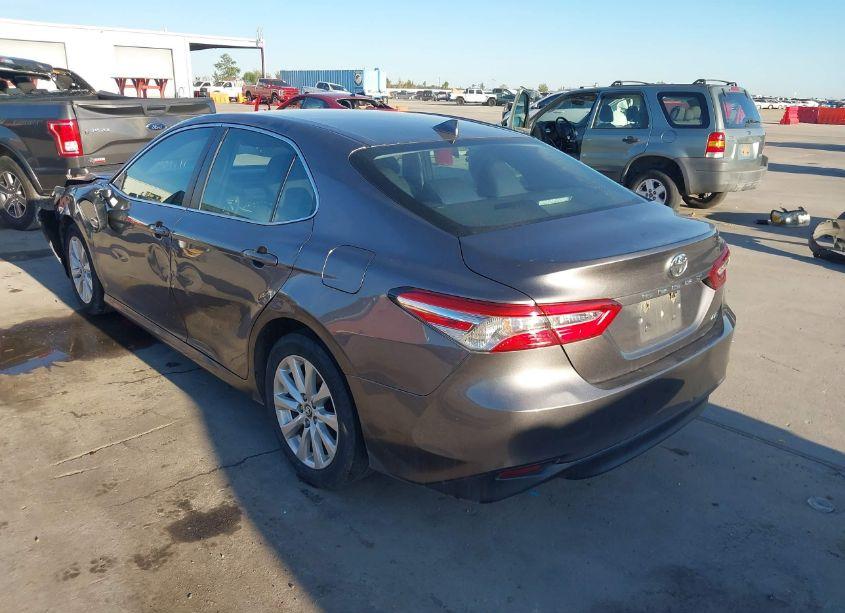 Photo 3 of 2019 Toyota Camry LE (VIN 4T1B11HK1KU787274)