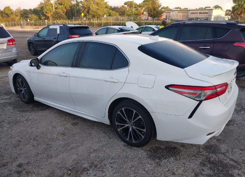 Photo 14 of 2019 Toyota Camry SE (VIN 4T1B11HK1KU788862)