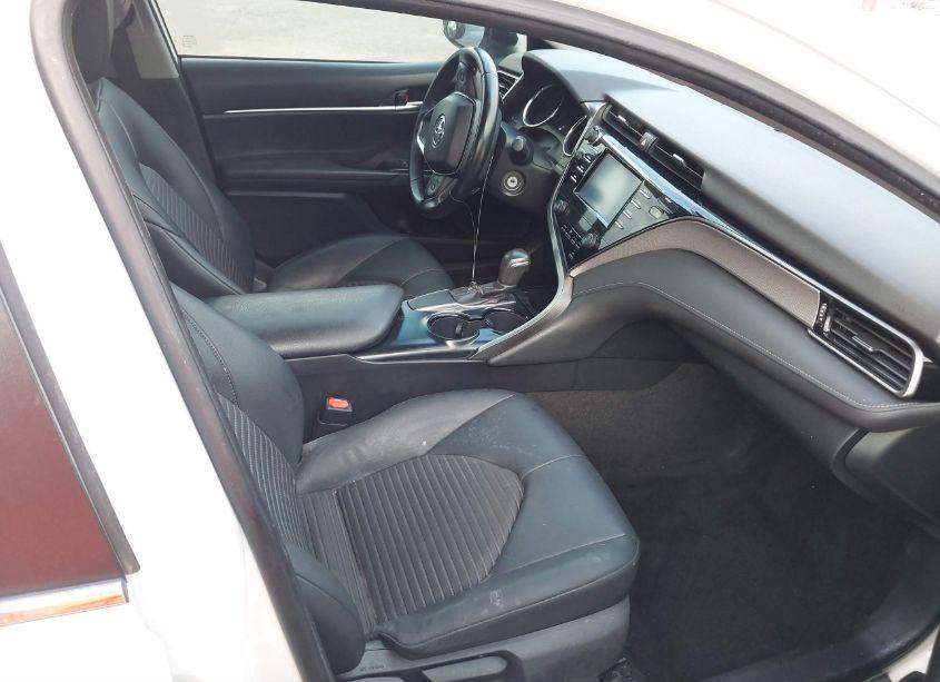 Photo 5 of 2019 Toyota Camry SE (VIN 4T1B11HK1KU788862)